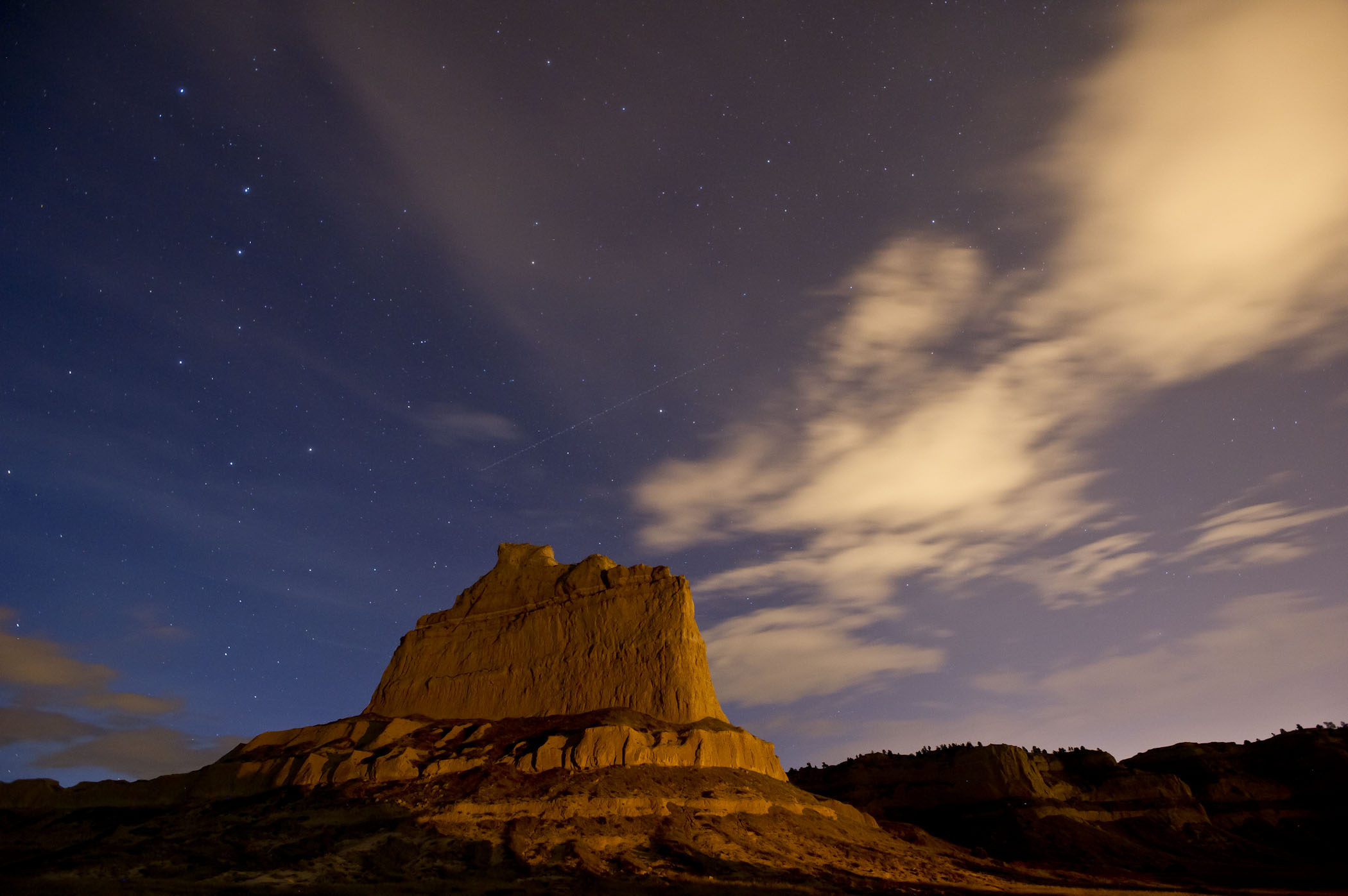 Scotts Bluff at night