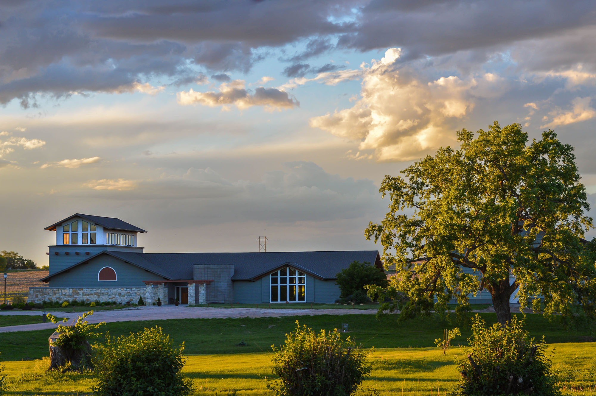 A scenic view of the exterior of Superior Estates Winery.