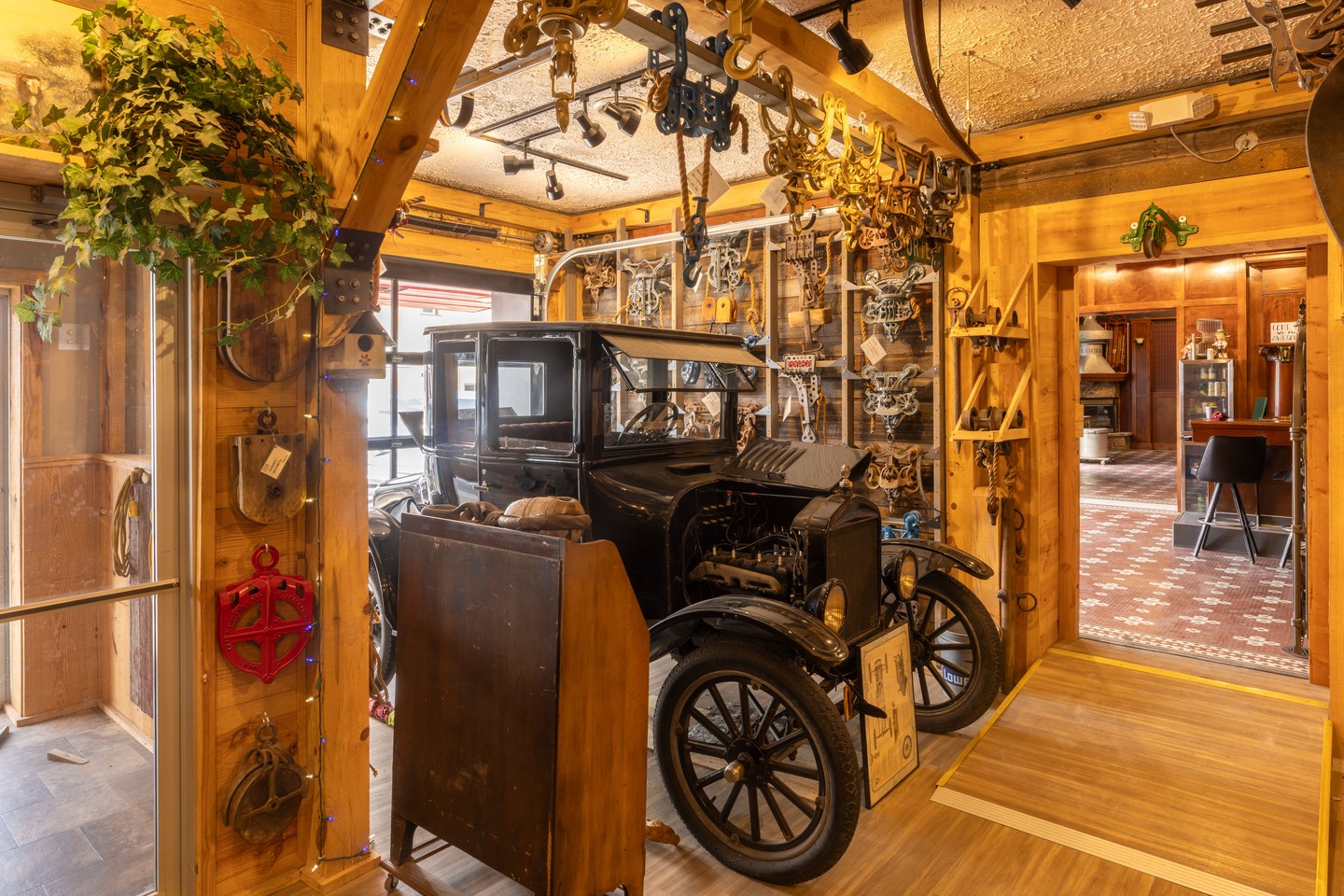 Artifacts inside the Lewis and Clark Pulley Museum and Haymarket.