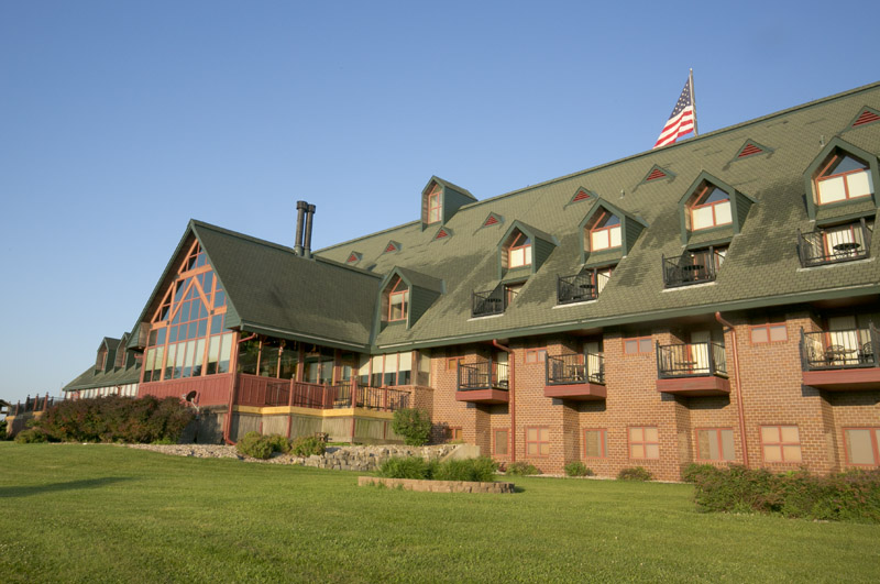 The lodge at Eugene T. Mahoney State Park near Ashland.