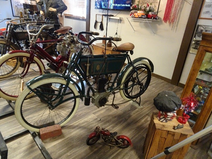 Steve-McQueens-Motorcycle.jpg
